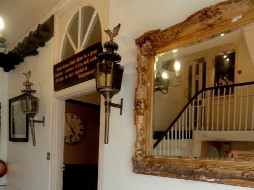 Inn The Feathers Holt 4*